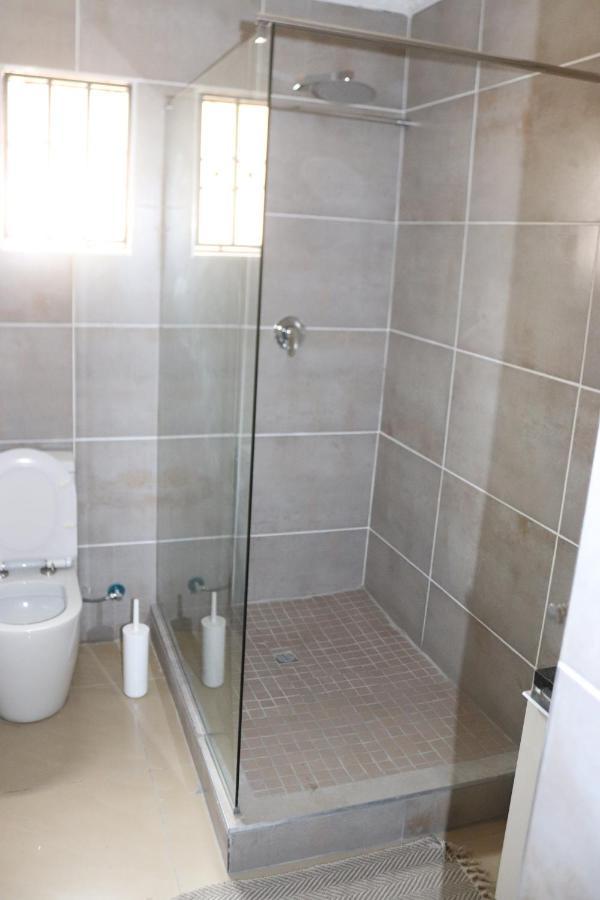 Tlelakufuma Guest House Johannesburg Bagian luar foto
