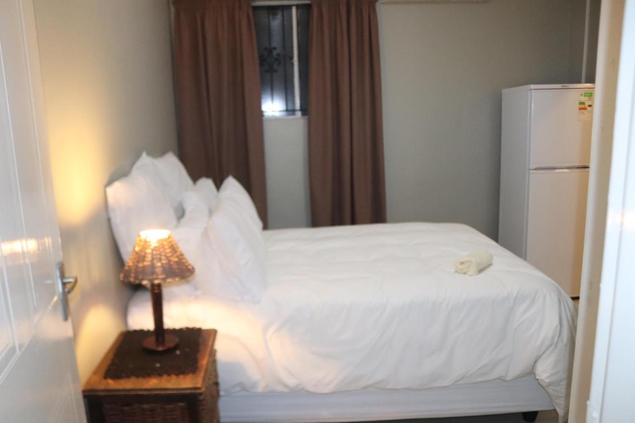 Tlelakufuma Guest House Johannesburg Bagian luar foto