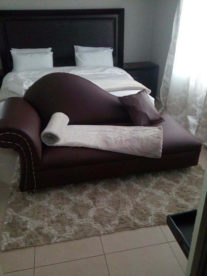 Tlelakufuma Guest House Johannesburg Bagian luar foto